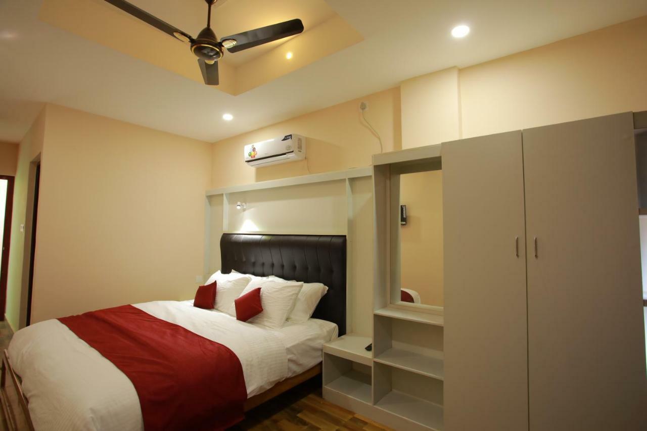 Hotel Wayanad Square Mananthavadi Kültér fotó